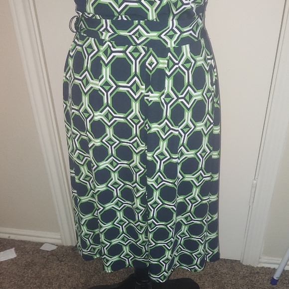 Liz Claiborne Black and Green Dress - Picture 9 of 11
